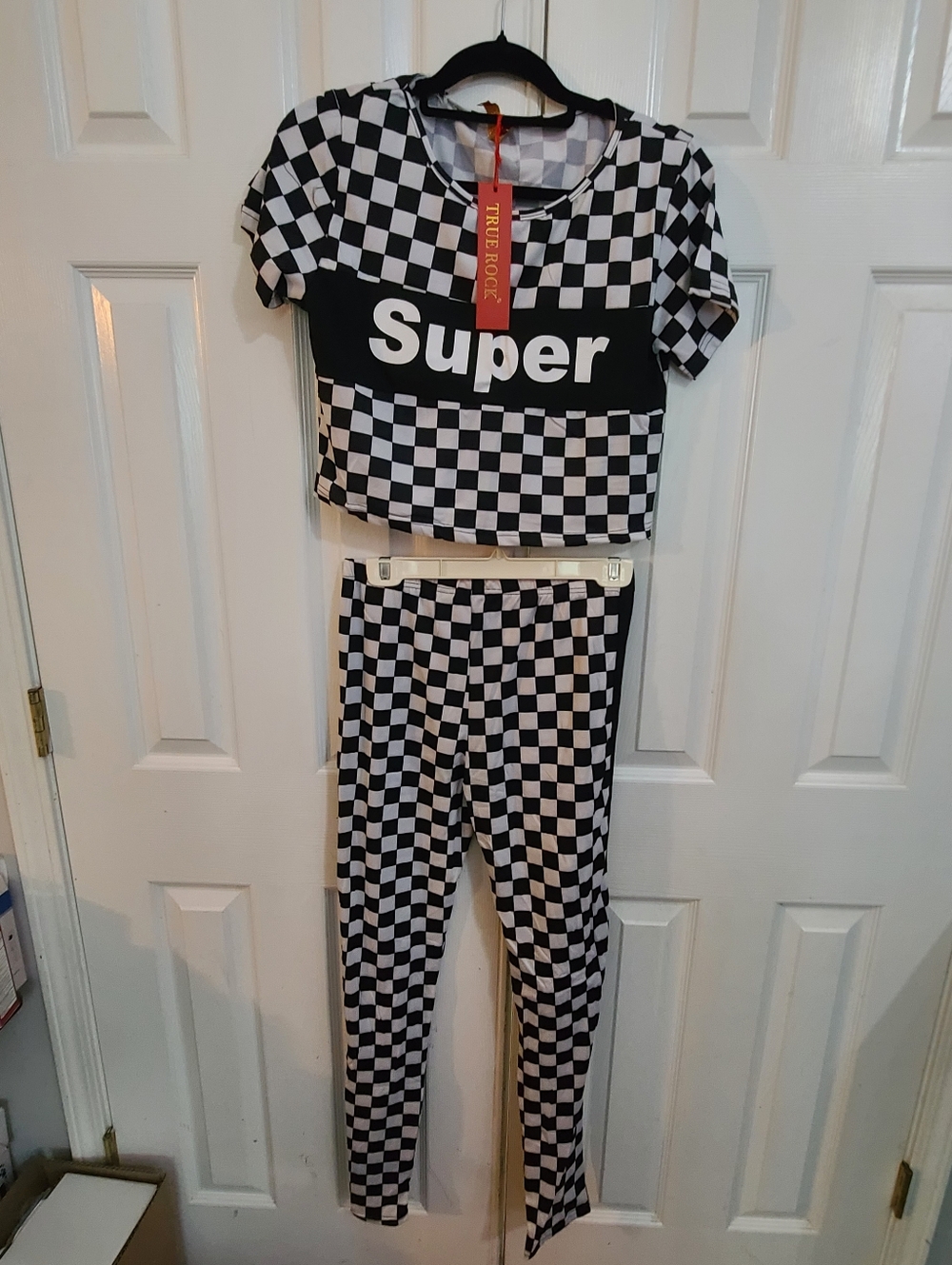 Checkered High-Waist Leggings and Crop Top Set - Black & White